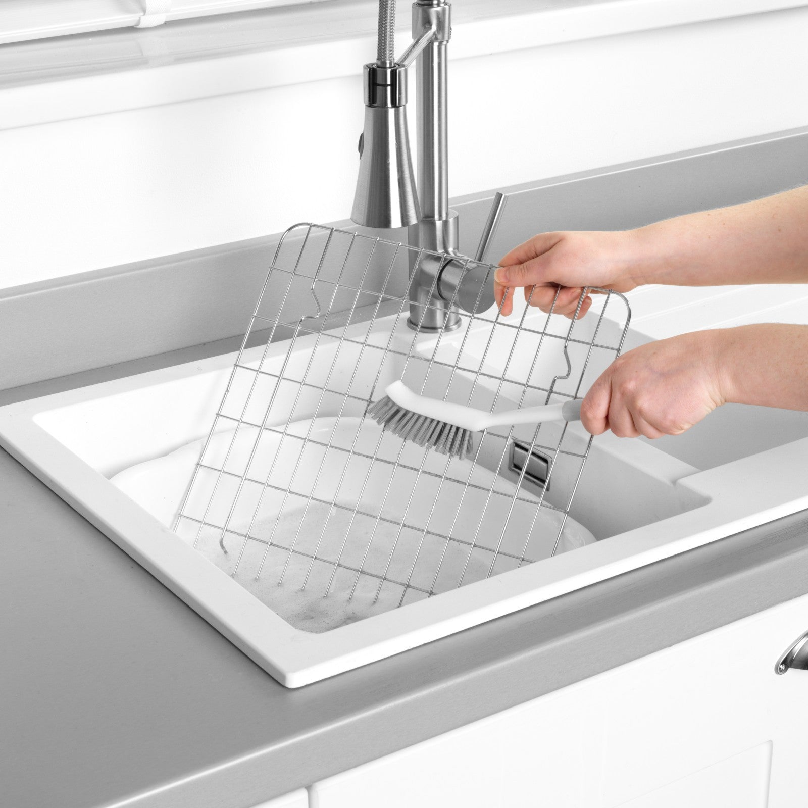 Beldray Dish Scrubbing Brush Antibac Washing up Pot Pan Bottle Cleaner Slim Head