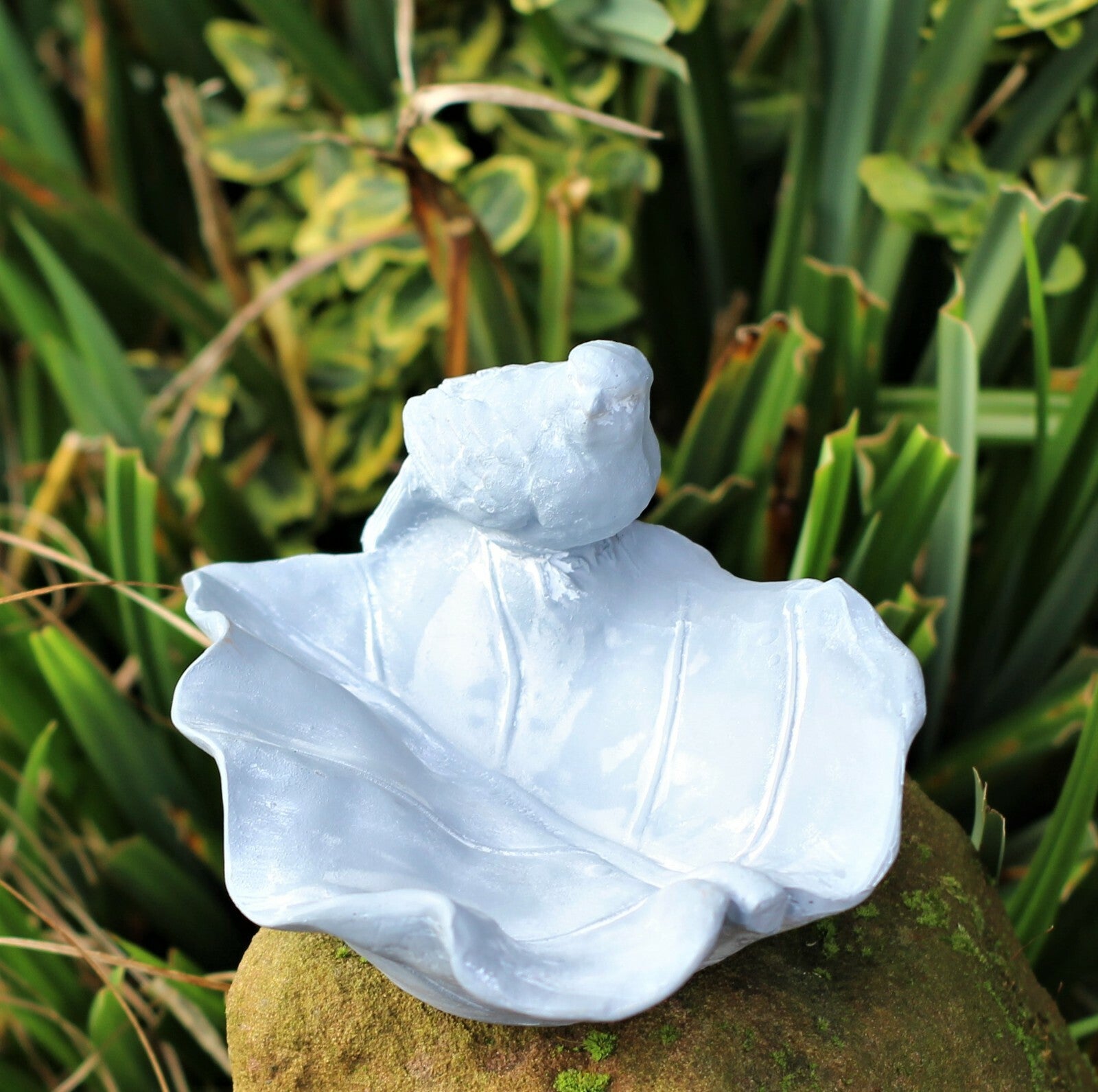 Outdoor Garden Ornament Bird Feeder or Bath Basin Ceramic Leaf Statue