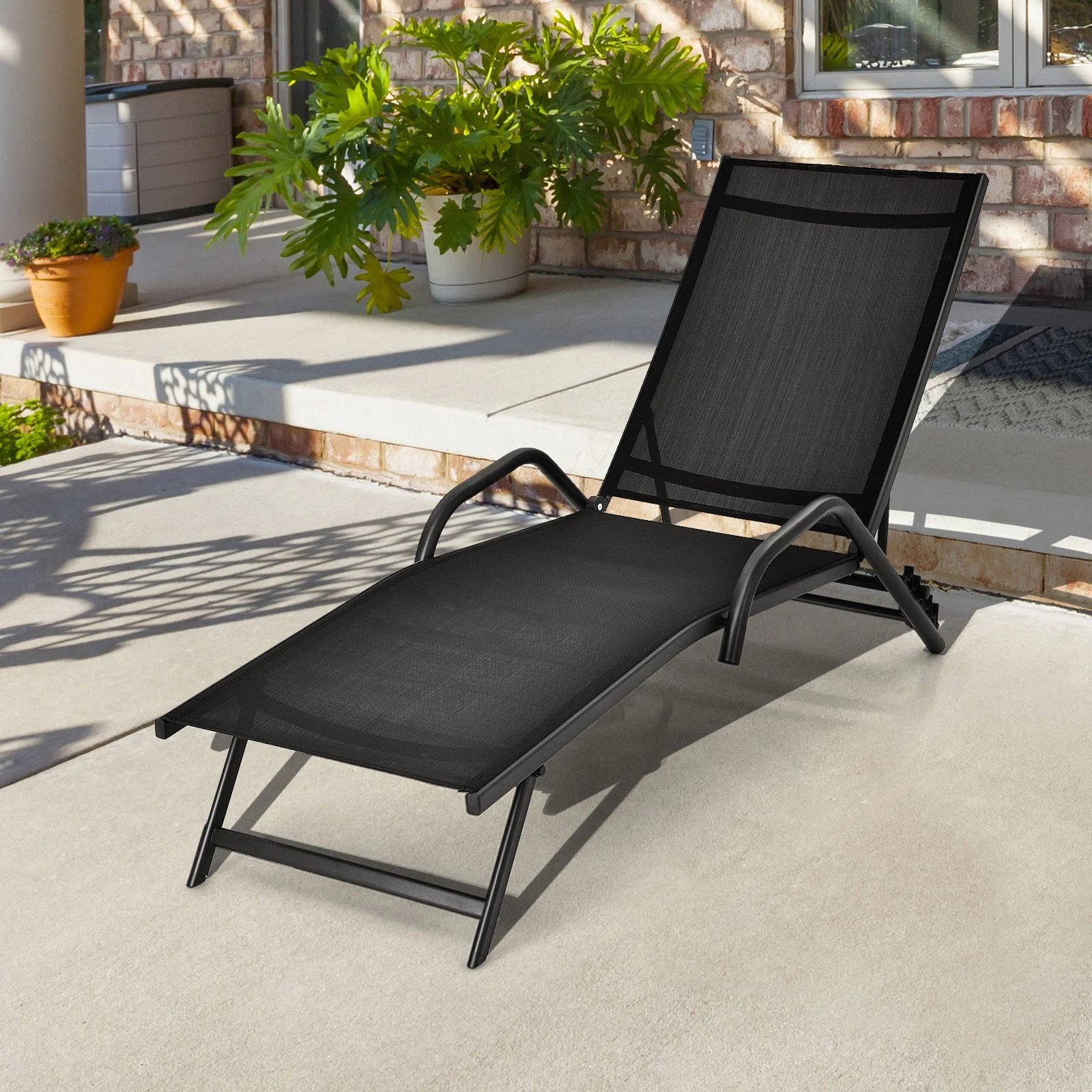 Set of 2 Outdoor Chaise Lounge Chairs with Breathable Seat