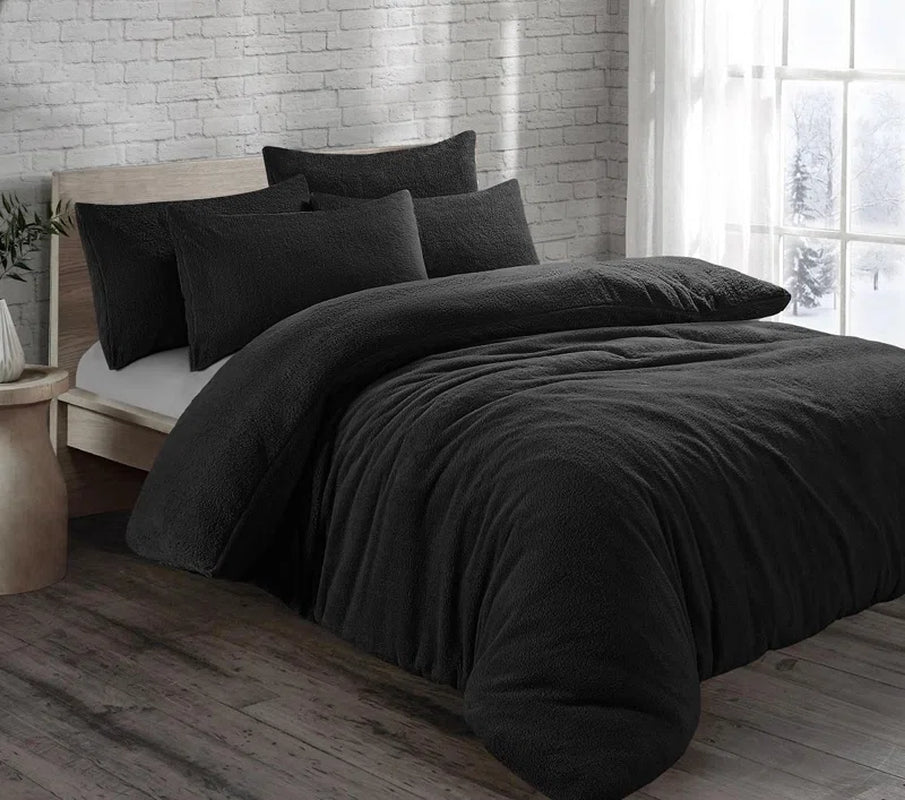 Mioara Polyester Solid Colour Duvet Cover Set with Pillowcases