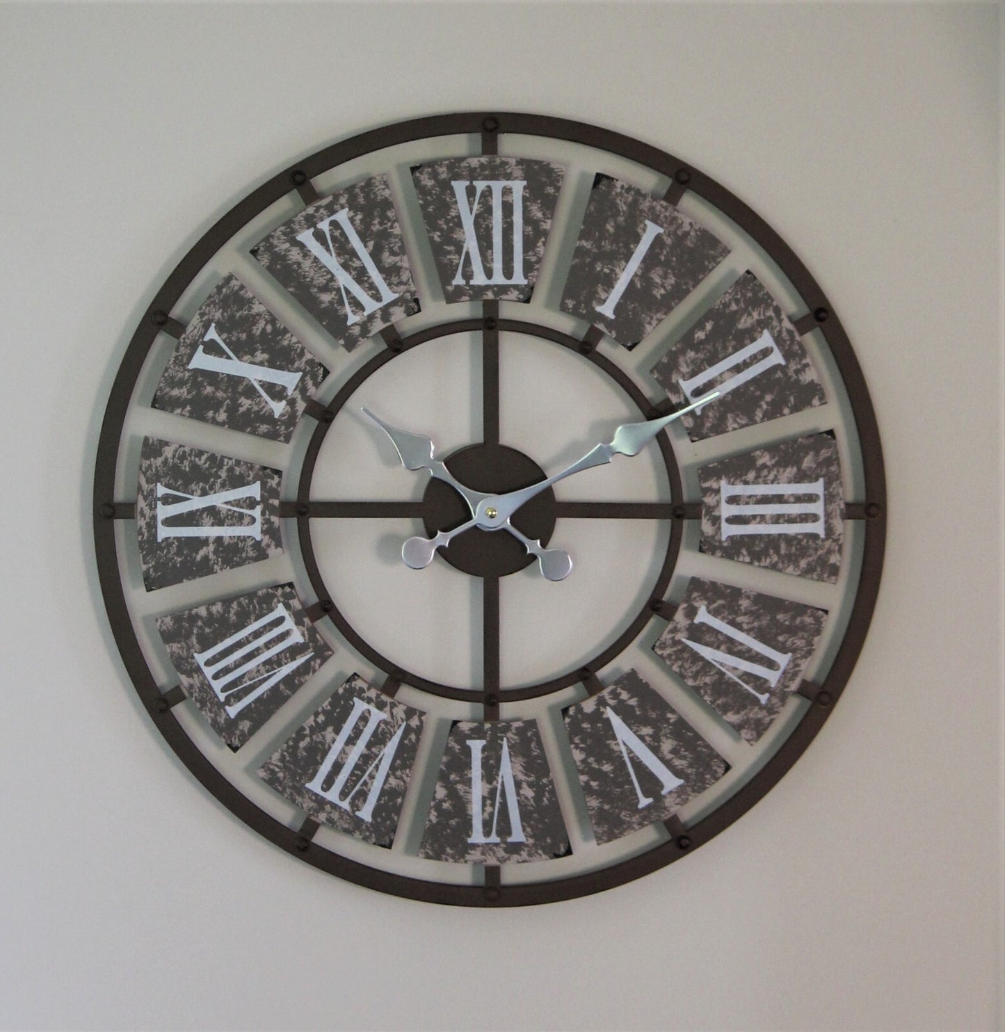 GARDEN WALL CLOCK LARGE INDOOR OUTDOOR GIANT OPEN FACE METAL 58CM