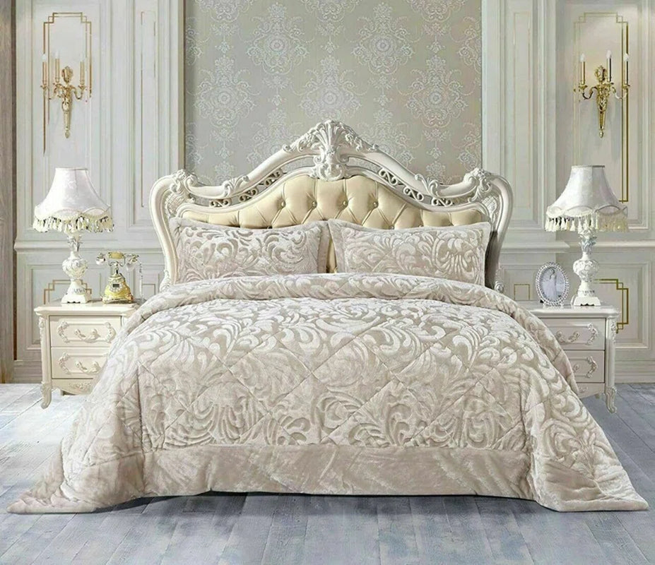 Holm Polyester Bedspread with Pillow Shams