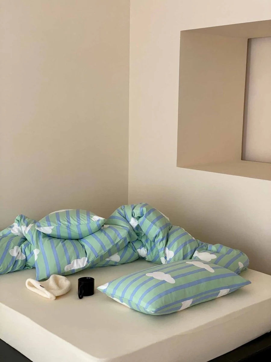 Whimsical Cute Cloud Stripe Queen Size Cotton Duvet Cover Set with Pillowcases
