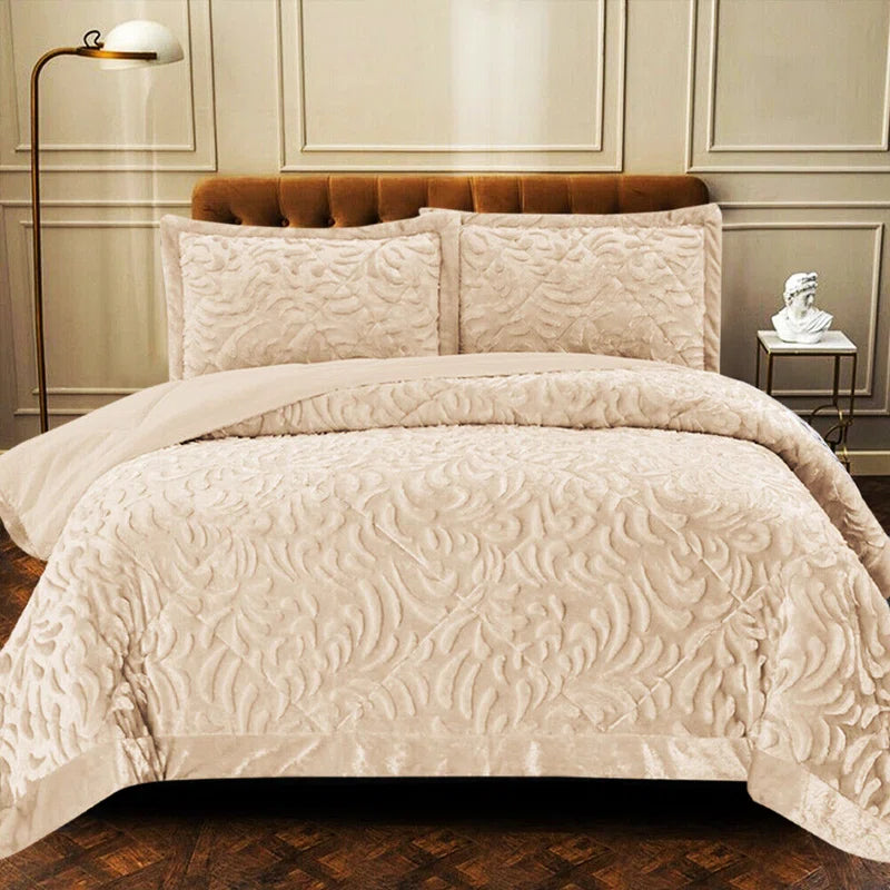 Holm Polyester Bedspread with Pillow Shams