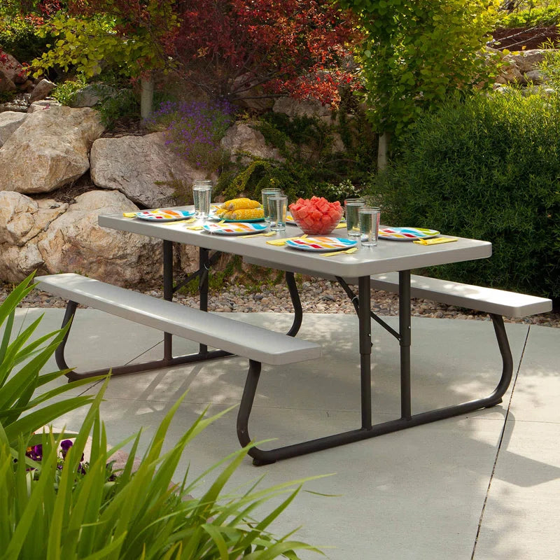 Outdoor Furnitures 6-Foot Classic Folding Picnic Table