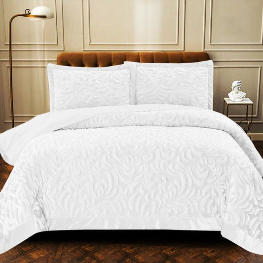Holm Polyester Bedspread with Pillow Shams