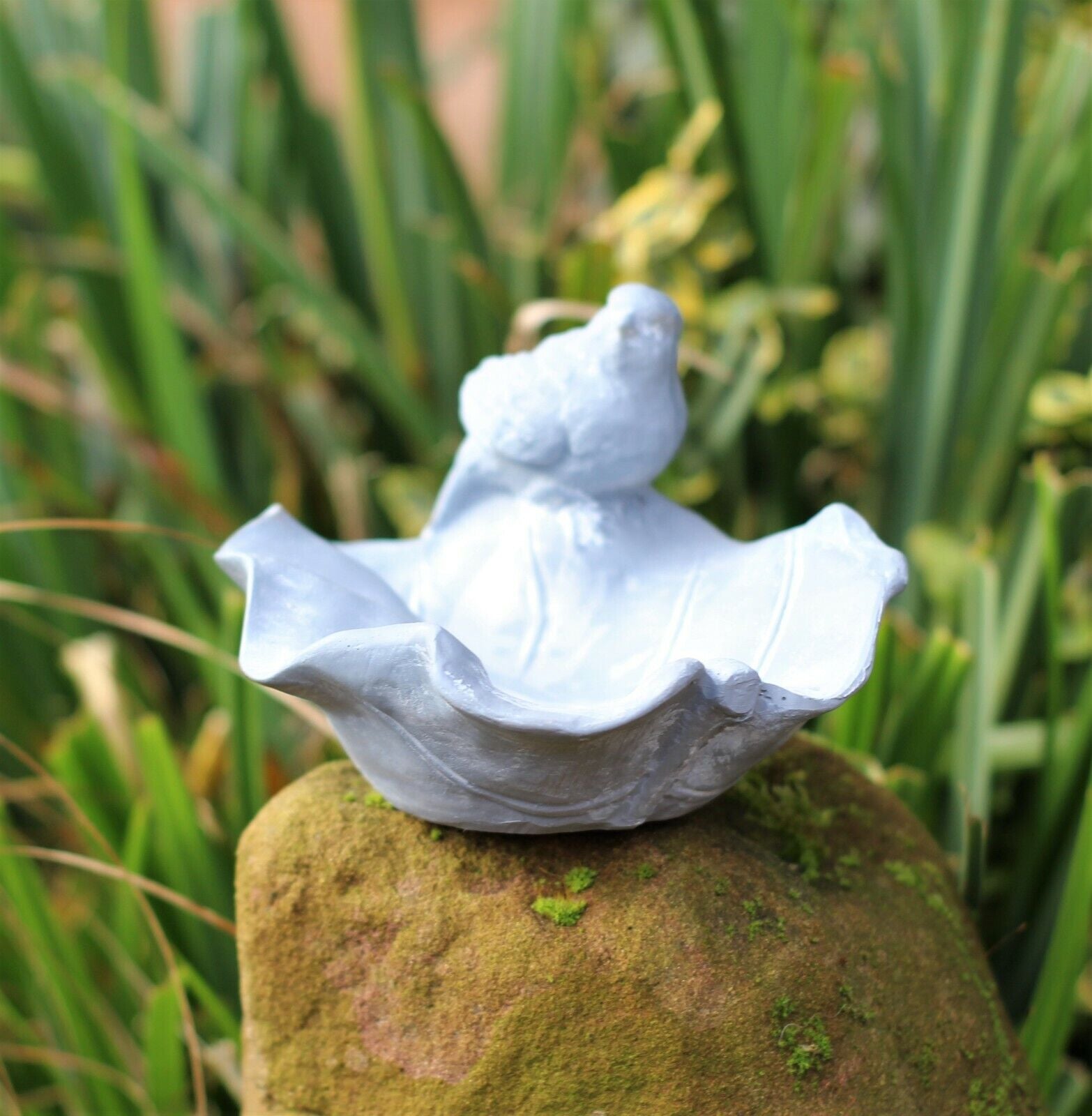 Outdoor Garden Ornament Bird Feeder or Bath Basin Ceramic Leaf Statue