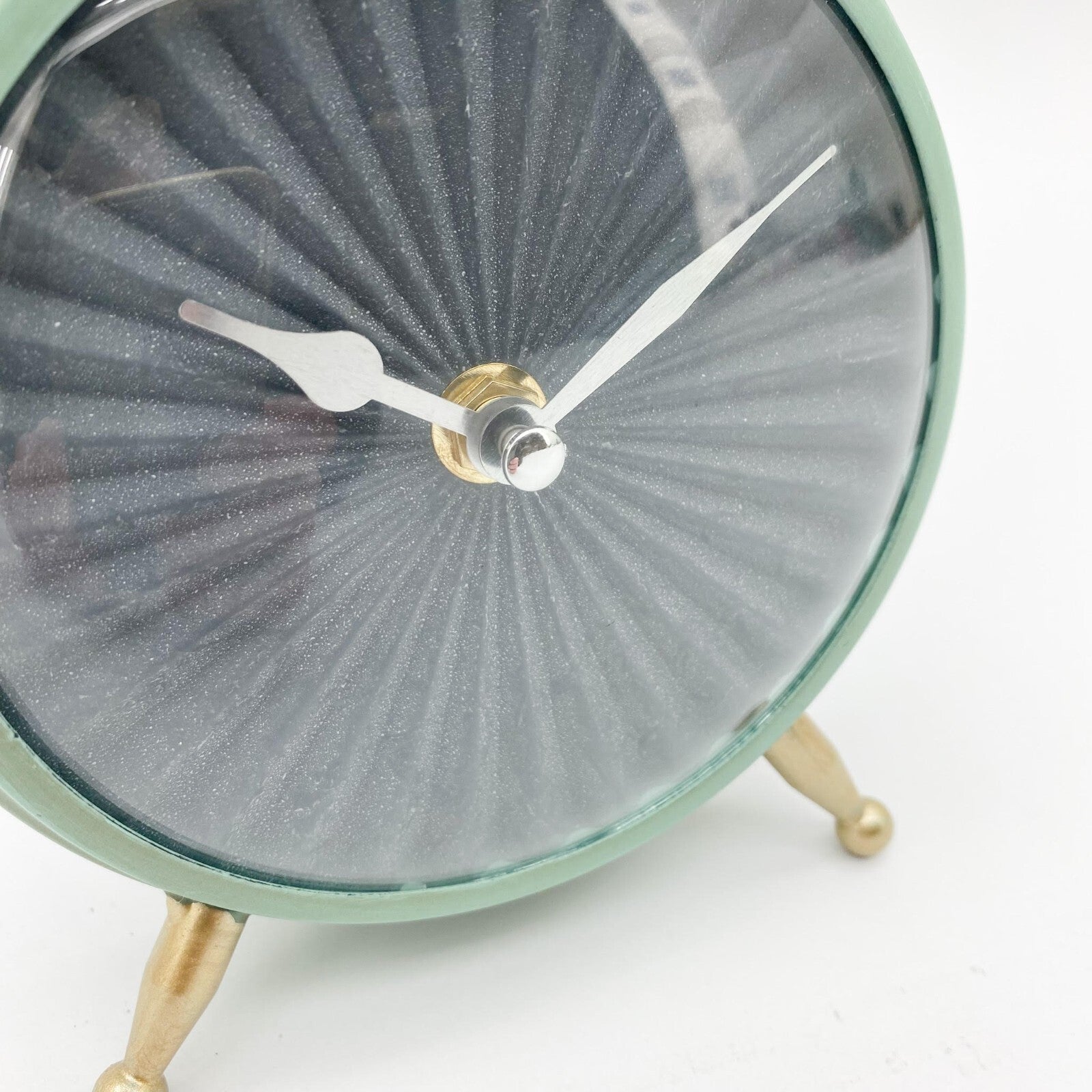 Stylish Green Mantel Clock, Silent Sweep Design Tabletop Clock for Home & Office