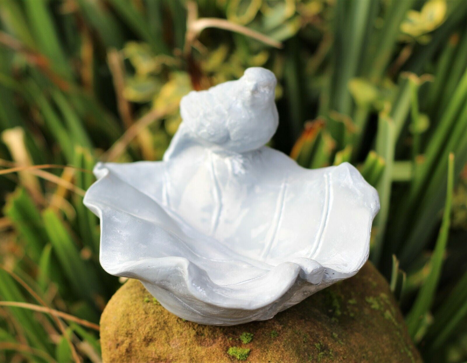 Outdoor Garden Ornament Bird Feeder or Bath Basin Ceramic Leaf Statue