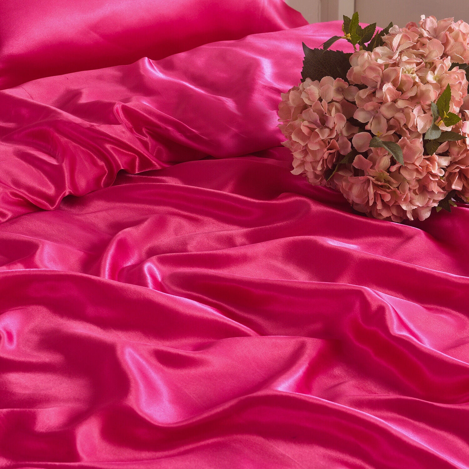 ROOEE 6PCS Satin Silk Complete Bedding Set Fitted Sheet Duvet Cover Pillow Cases