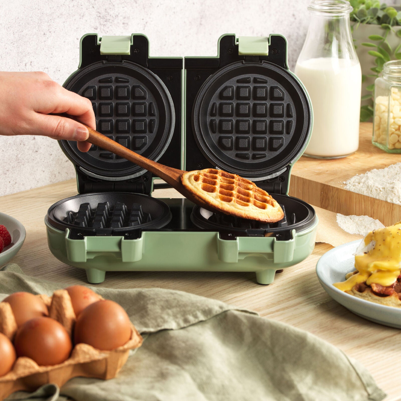 Double Mini Waffle Maker Non-Stick Sweet/Savoury Snacks Desserts Giles & Posner