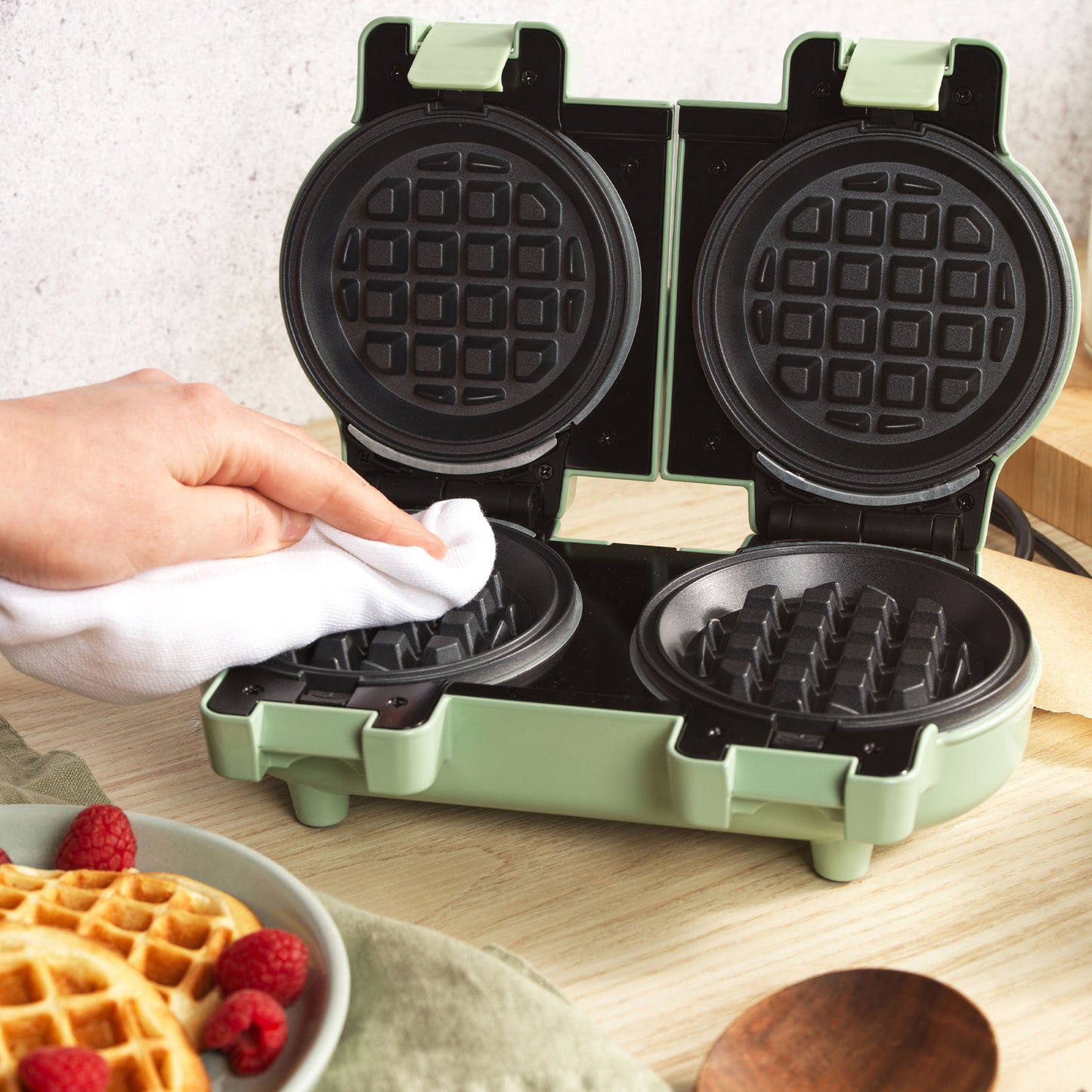 Double Mini Waffle Maker Non-Stick Sweet/Savoury Snacks Desserts Giles & Posner